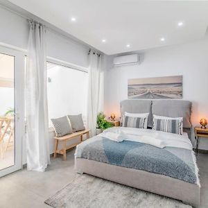 Mila Hidden Gem Apart In Kolonaki With Backyard