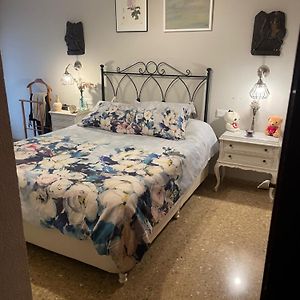 Habitacion Para Chica En Vivienda Compartida Con Anfitrion Hombre