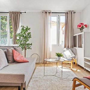 Appartement à 2 Chambres à Coucher
