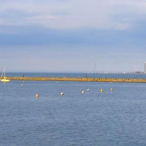 Lovely Sea Rooms, Easy Access To Centre & Airport