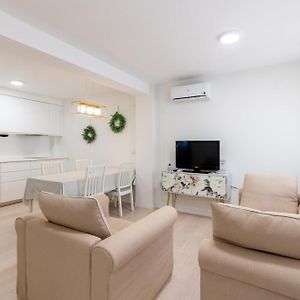 Whitey House In Triana