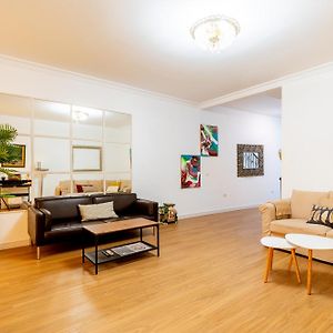 House Sevillana Parking