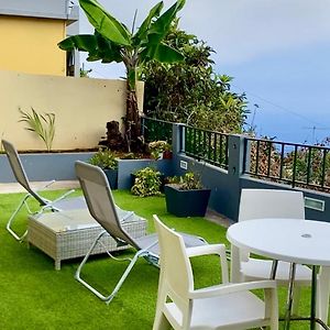 Moon Villa - 5 To 15M From 5 Top Attractions - Sea View Terrace, Patio, Solarium, Astronaut, Make Up Station, Coffee Home Bar - Funchal Holiday Home