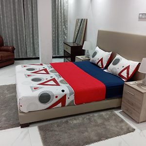 Appartement à 3 Chambres à Coucher