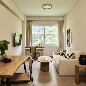 Vision Akadimias Suites