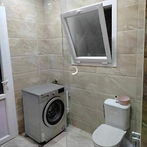Appartement à 3 Chambres à Coucher