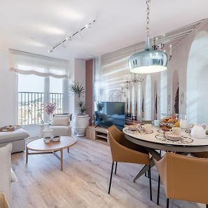Malaga Skyline 8 Pool & Parking Free