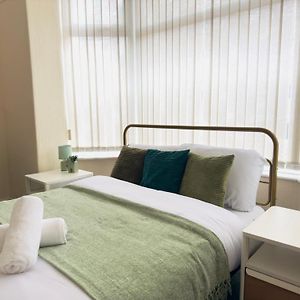 Double Bedroom Near City Center Manchester