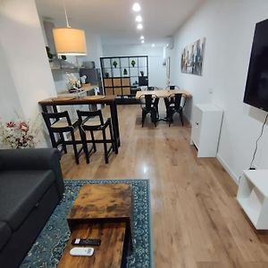 Appartement à 2 Chambres à Coucher