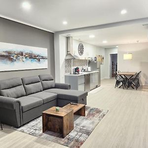 Appartement à 2 Chambres à Coucher