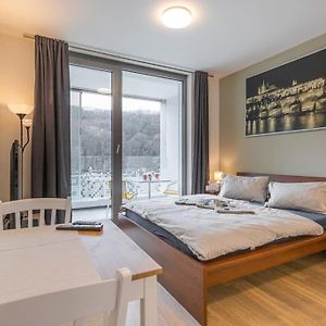On-Site Free Parking, 12 To Min Centre, Supermarket