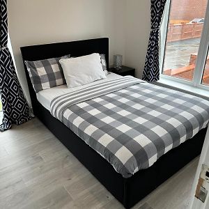Lush Double Room With Shared Bathroom