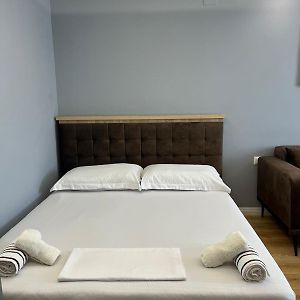Couple Apartment'S