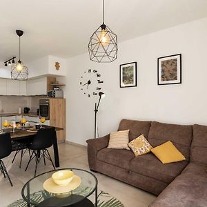 Appartement à 2 Chambres à Coucher