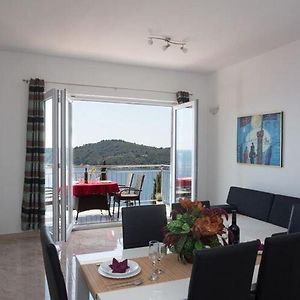 Appartement à 3 Chambres à Coucher