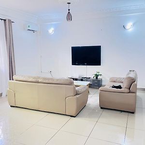 Studio meublé haut standing, WIFI, TV - Yaoundé, Omnisports