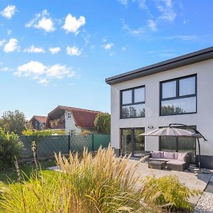 Vacation Home In Prater - Central, Garden And Sauna