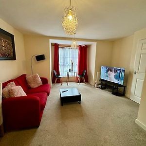 2Bdroom City Center House Perfect For Contractors