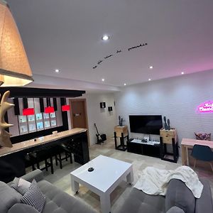 Appartement à 2 Chambres à Coucher
