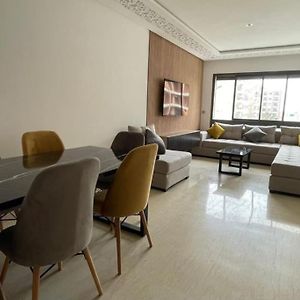 Appartement à 2 Chambres à Coucher