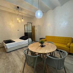 Ama Madrid Santa Ana