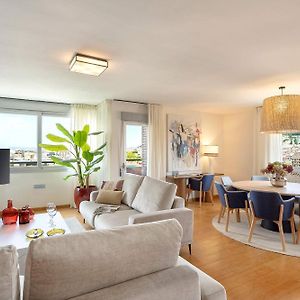 Appartement à 4 Chambres à Coucher