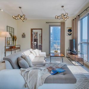 Luxury 1-Bedroom Apartment With Burj Khalifa View