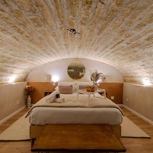 La Suite Eximia Avec Patio - Parking Souterrain Inclus - Centre Historique