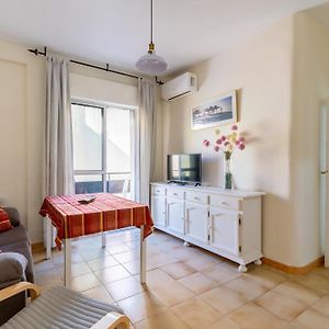 Appartement à 3 Chambres à Coucher