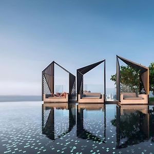 Central Pattaya Condo With Roof Top Pool