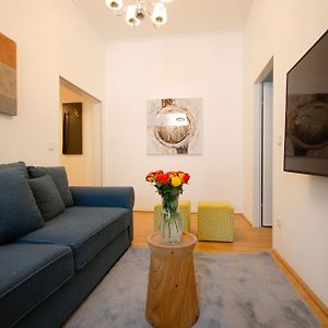 Appartement à 2 Chambres à Coucher