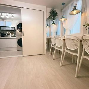 Appartement à 3 Chambres à Coucher