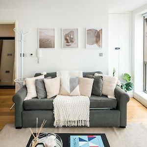 Prime Location Mews!
