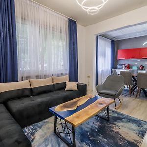 Appartement de Luxe à 2 Chambres à Coucher