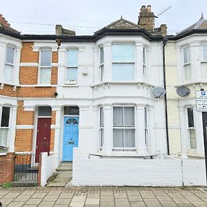 Two Bedroom Flat With Private Patio In Battersea