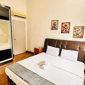 Appartement à 4 Chambres à Coucher
