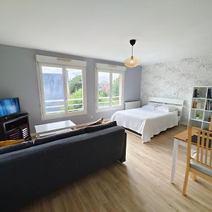 Studio Lit King-Size