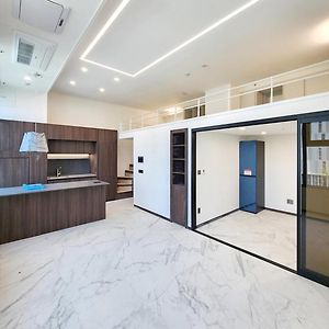 Appartement à 3 Chambres à Coucher