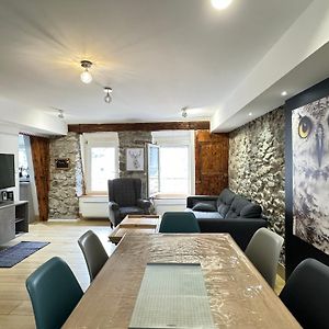 Appartement à 3 Chambres à Coucher