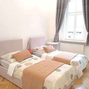 Castlehill1011- Free Parking And Ac In The Inner City
