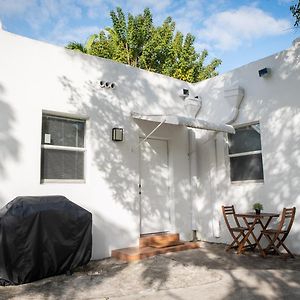 Stylish Studio Near Wynwood & Design District