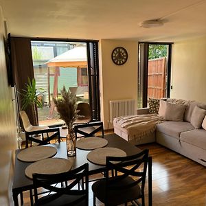 Appartement à 2 Chambres à Coucher