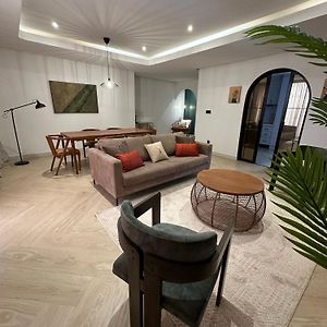 Appartement à 3 Chambres à Coucher