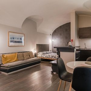 Familia Apartaments - 048 By Happyhostorino