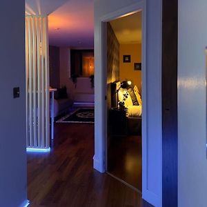 Cosy City Centre Apartment With Parking