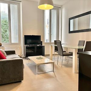Appartement à 2 Chambres à Coucher