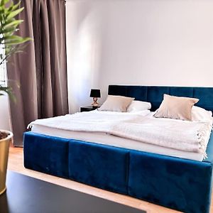 Appartement de Luxe à 2 Chambres à Coucher
