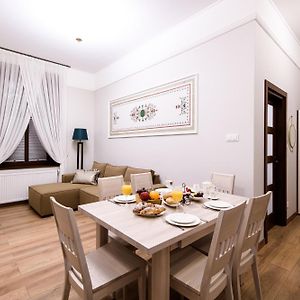 Family Ac Apartment Old Town Main Railway Station