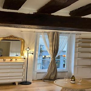 Elegant Retreat By Le Marais