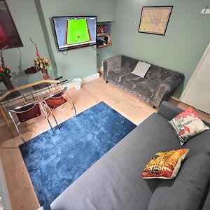 Appartement à 2 Chambres à Coucher